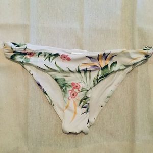BNWT H&M Hawaiian Print Bikini Bottoms